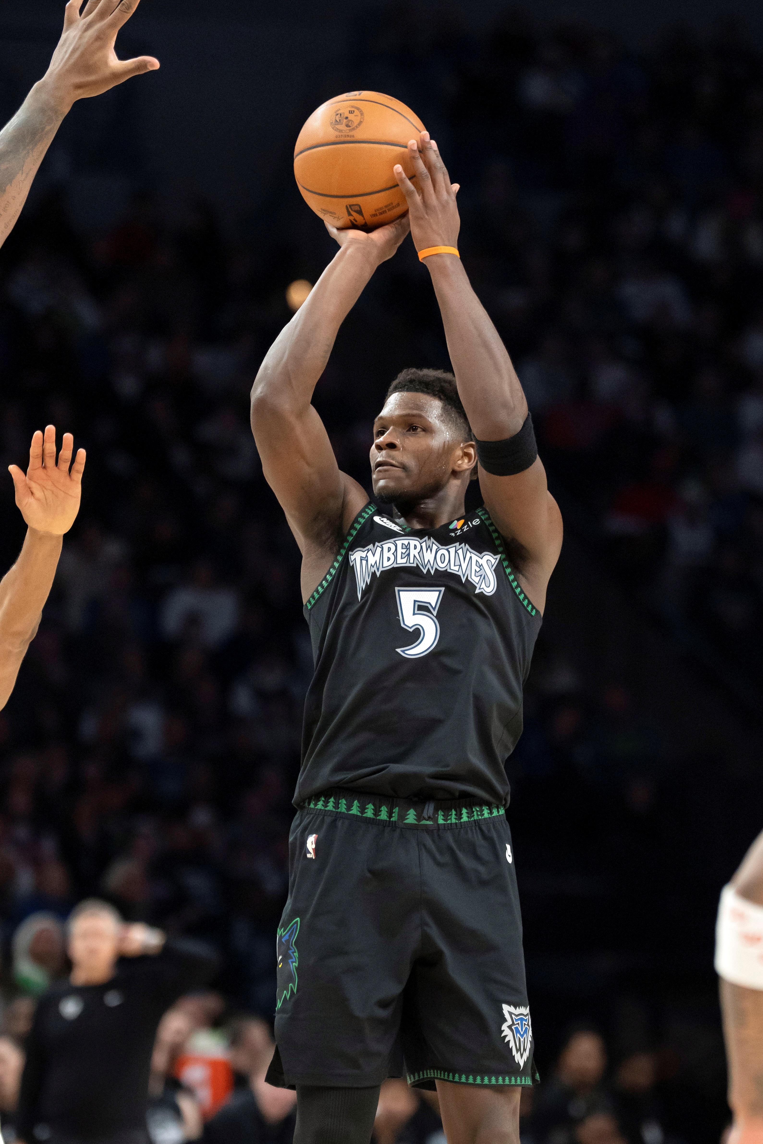 开云-戈贝尔：华子生涯早期喜欢打英雄球 要是几年前他最后会干拔三分