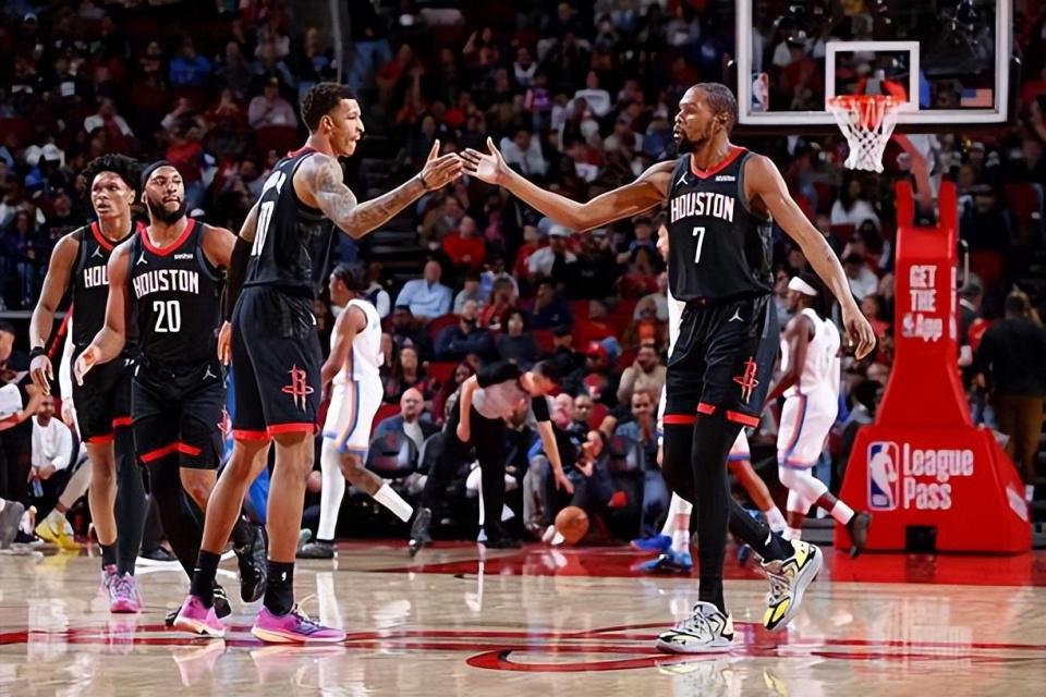 开云体育APP下载-几年过去了一点都没进步！火箭锋线新星的情况真是令人非常担心？